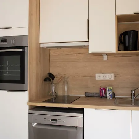 Studio Calme, Lumineux, Terrasse, Wifi, 1.5 Km Du Front De Mer *