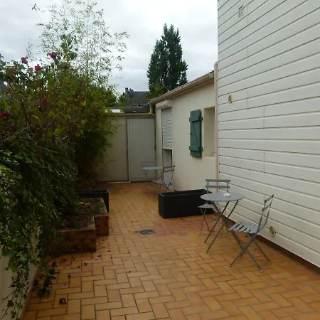 Studio Calme, Lumineux, Terrasse, Wifi, 1.5 Km Du Front De Mer