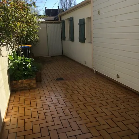 Studio Calme, Lumineux, Terrasse, Wifi, 1.5 Km Du Front De Mer アパート サン・ナゼール